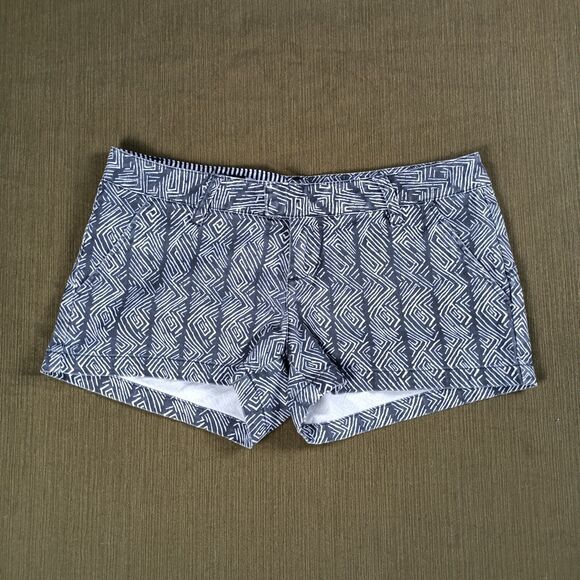Volcom Frochickie Shorts Women Juniors Size 3 Gray Striped 2.5 Inseam - Picture 1 of 6